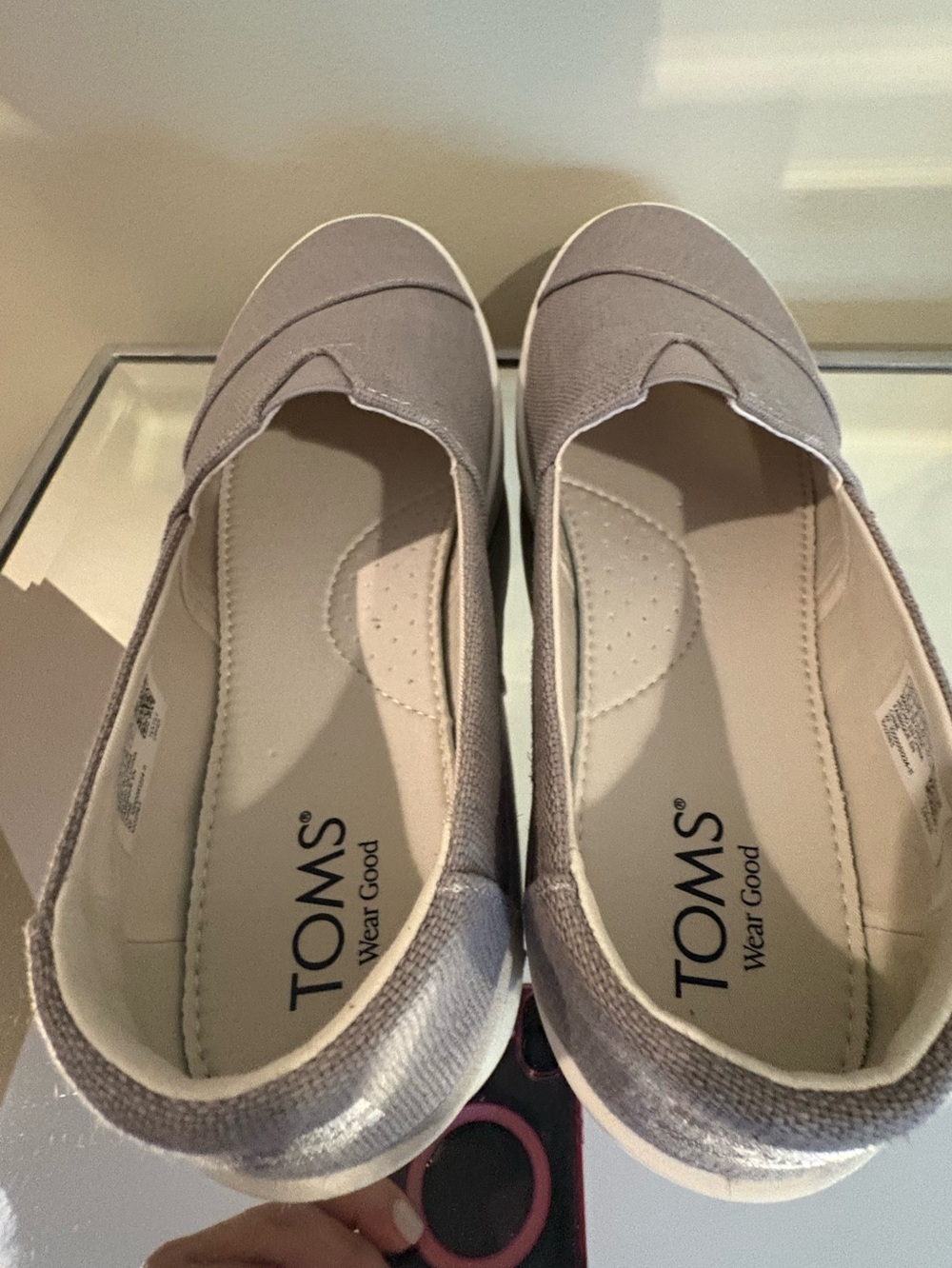 Like NEW! Gray slip on TOMS- textured fabric- Women’s Size 10 - Picture 2 of 7